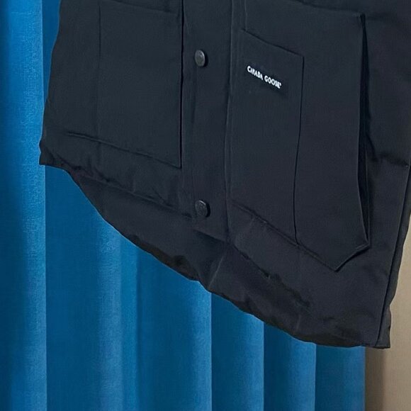 Canada Goose Men's Black Down Vest - Picture 5 of 10